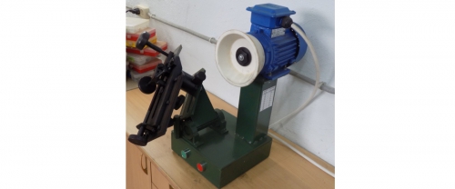 Sharpening machine for milling
