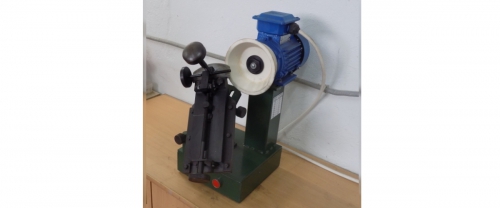 Sharpening machine for milling
